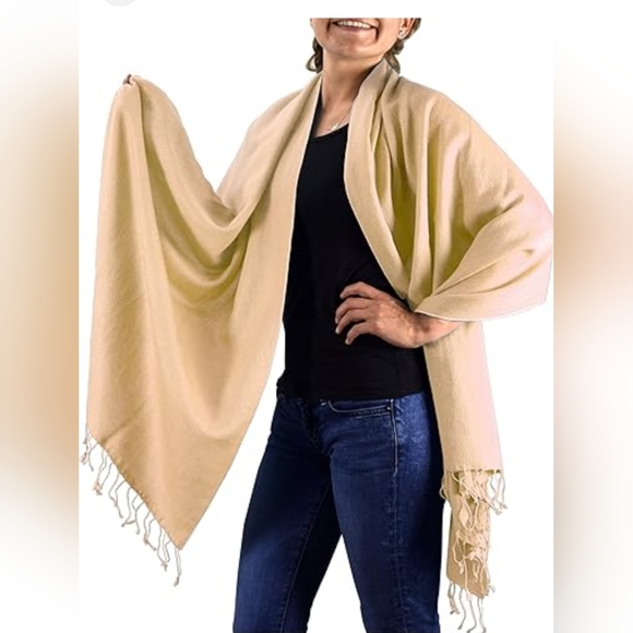 #1783 Cashmete Large Cream Scarf/Wrap with Fringed Edges - Picture 1 of 7